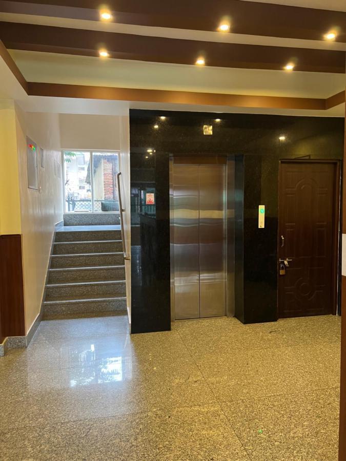 Hotel Claire Inn カトマンズ エクステリア 写真